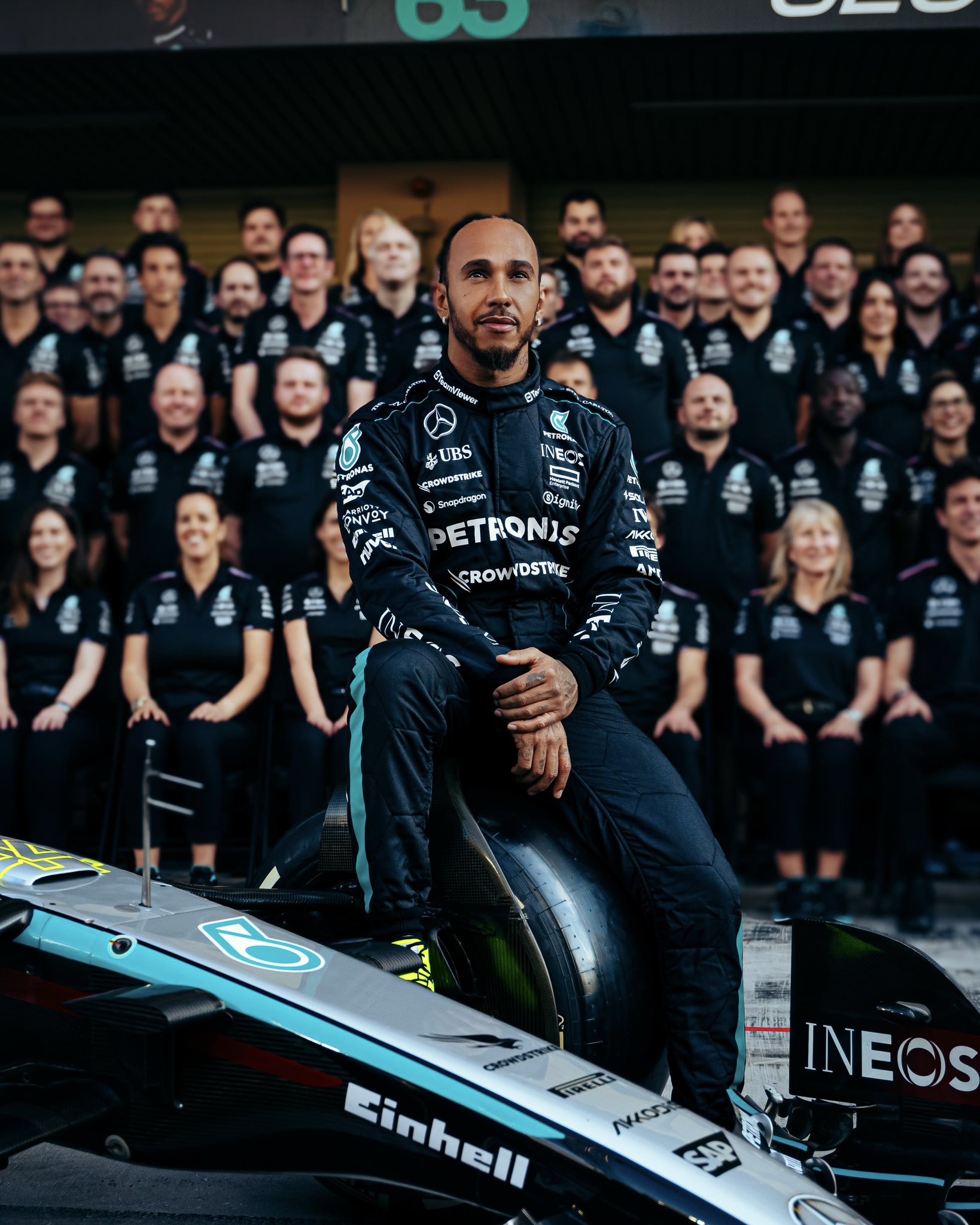 It is official: Lewis Hamilton Bids Farewell To Mercedes